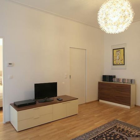 Moderne Stadtwohnung Mit Balkon فيينا الغرفة الصورة
